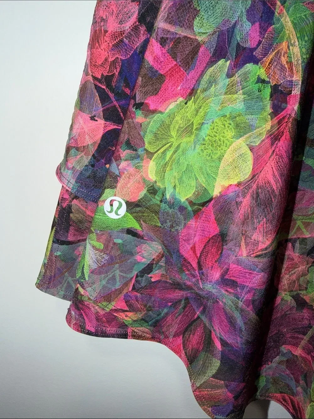 Lululemon 10 Court Rival High-Rise Tennis Skort Vivid Floral Black Waistband